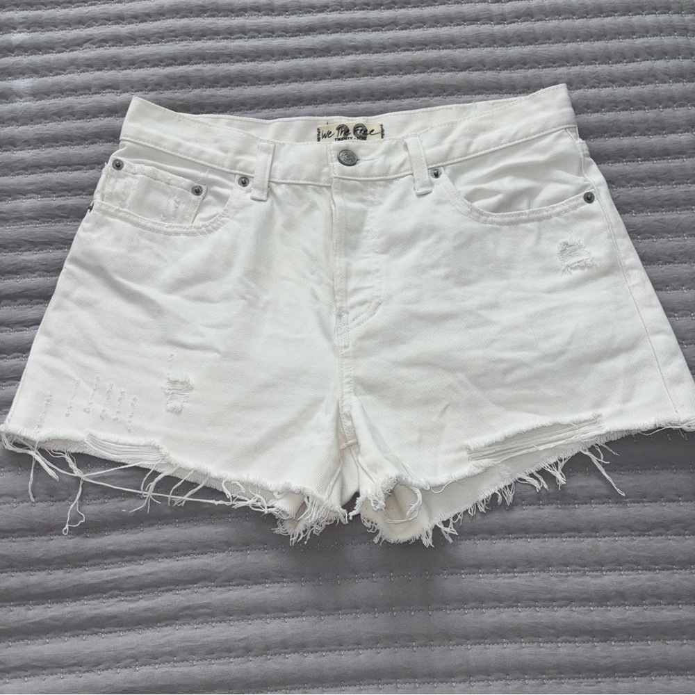We The Free White Distressed Shorts Size 29
